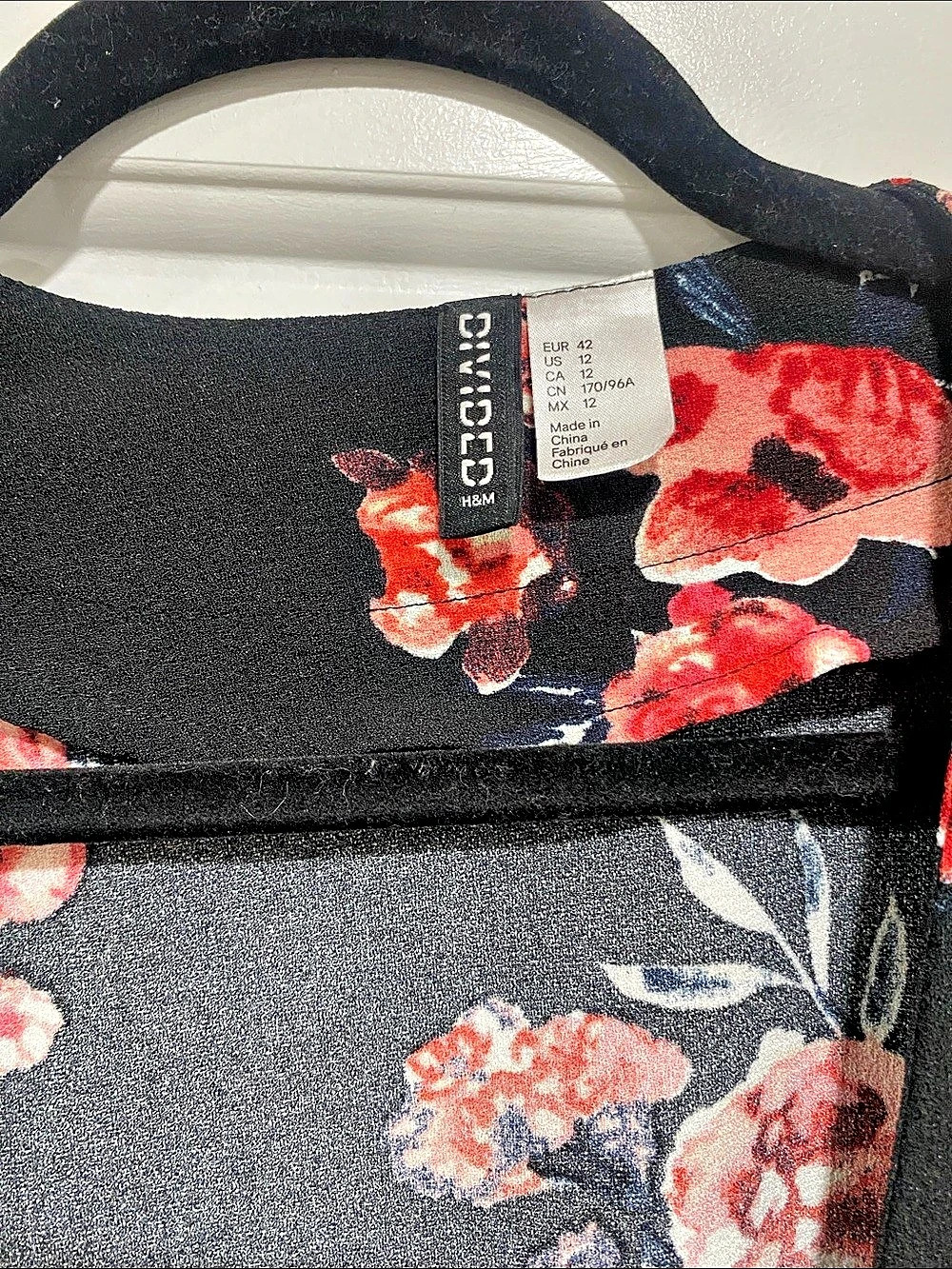 H&M Floral Tie-Front Blazer in Black & Red Size Medium - Picture 4 of 5
